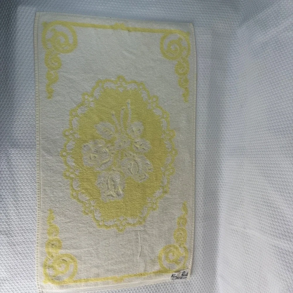 Vintage Rosa Reale Italy Cotton Hand Towels Set of 2 Yellow White Floral Rose
